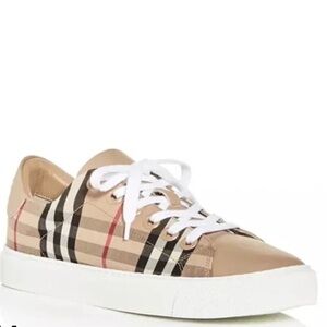 Burberry Sneakers